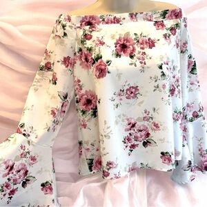 NEW WITH TAGS! Off the Shoulder Floral Blouse